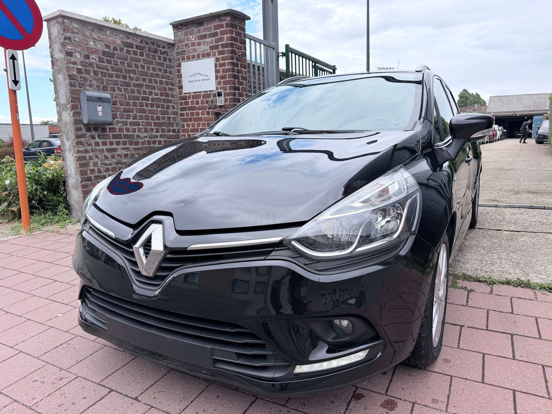 Renault Clio 0.9 I EDITION LIMITED | Navi | Airco | PDC, Gebruikt, Zwart, Bedrijf, 5 deurs