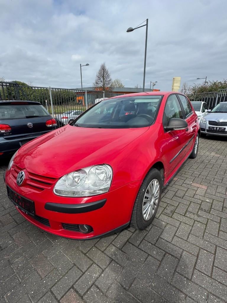 VENDU - Volkswagen Golf 5 1.4 Essence – 5 portes – Clim, Autos, Rouge, Achat, 170 g/km, Entreprise