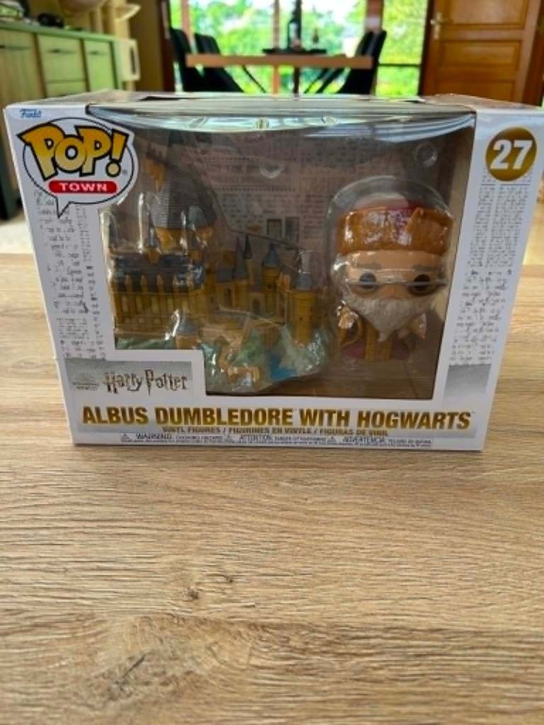 Pop N27 : Albus Dumbledore with Hogwarts, Enlèvement, Neuf, Autres types