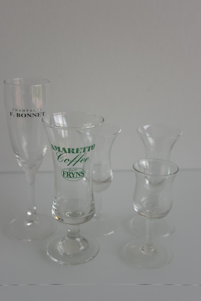 5 coupes dont : amaretto, champagne, F Bonnet..., Collections, Enlèvement ou Envoi, Comme neuf, Autres types