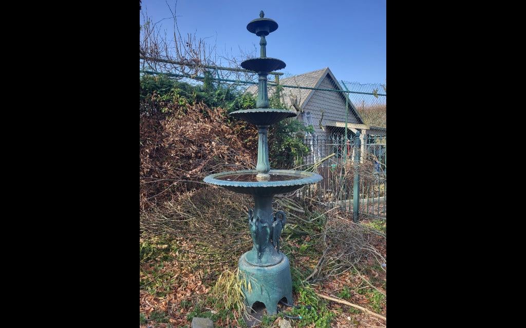 Fontaine de jardin en métal, Enlèvement