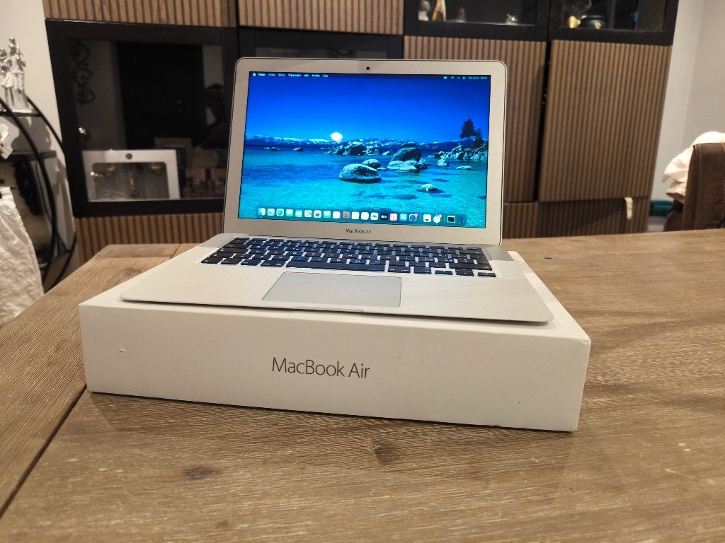 MacBook Air 13" (2017) – Très bon état – macOS Sequoia, Informatique & Logiciels, 128 GB ou moins, 8 GB, 13 pouces, Moins de 2 Ghz