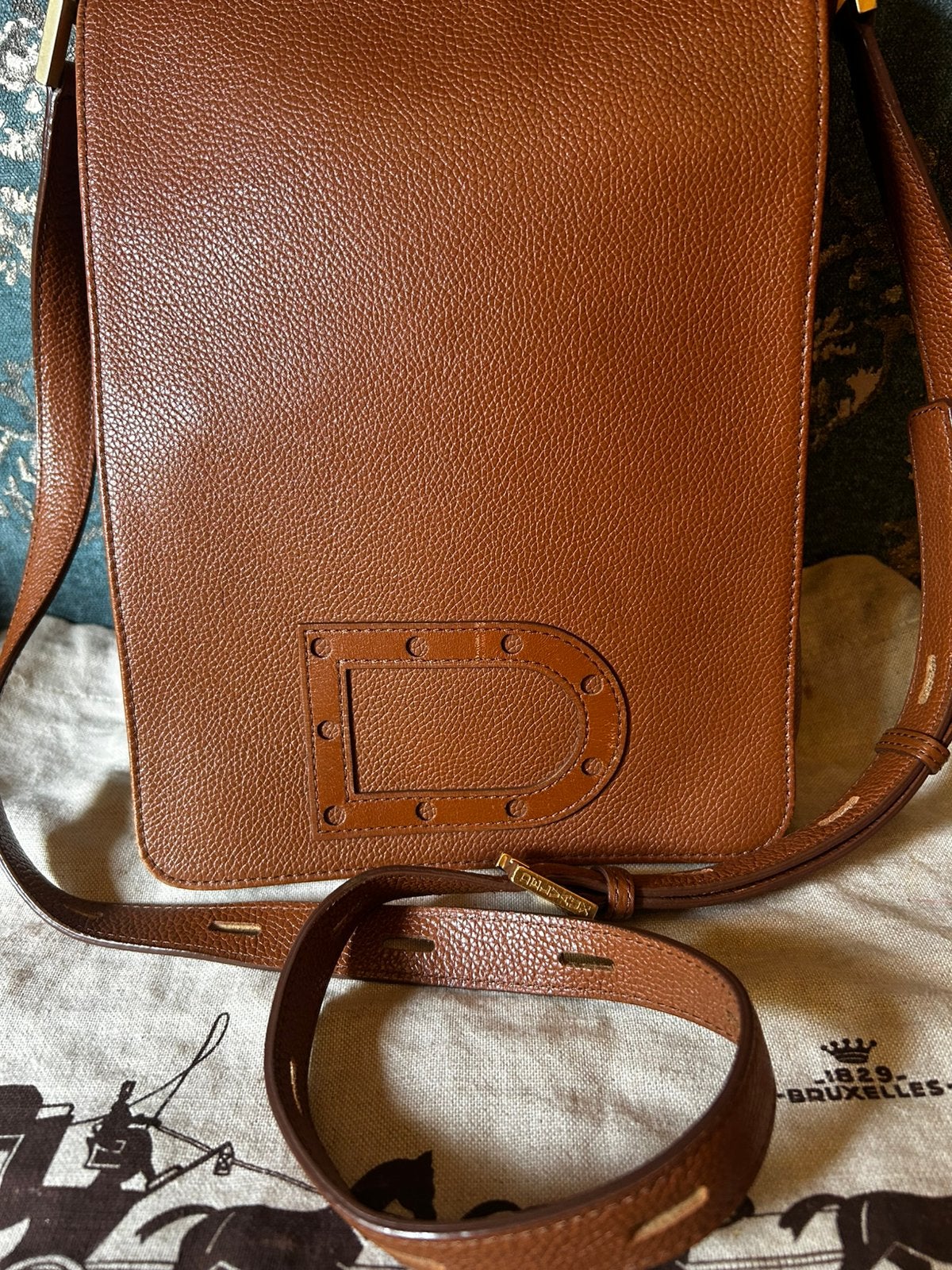 DELVAUX  **AUTHENTIEK PRACHTIGE LOUISE BAUDRIER CROSSBODY**, Ophalen of Verzenden, Zo goed als nieuw