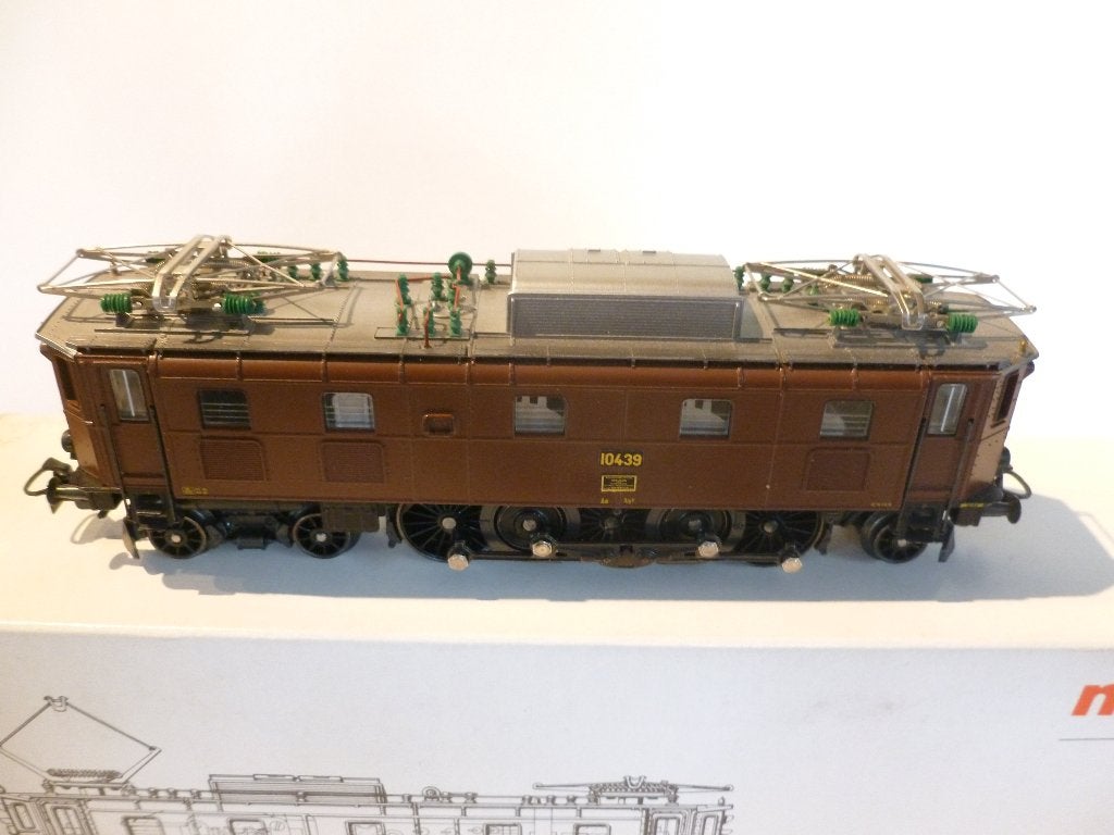 TRAINS HO, Wisselstroom, Locomotief, Ophalen of Verzenden, Zo goed als nieuw