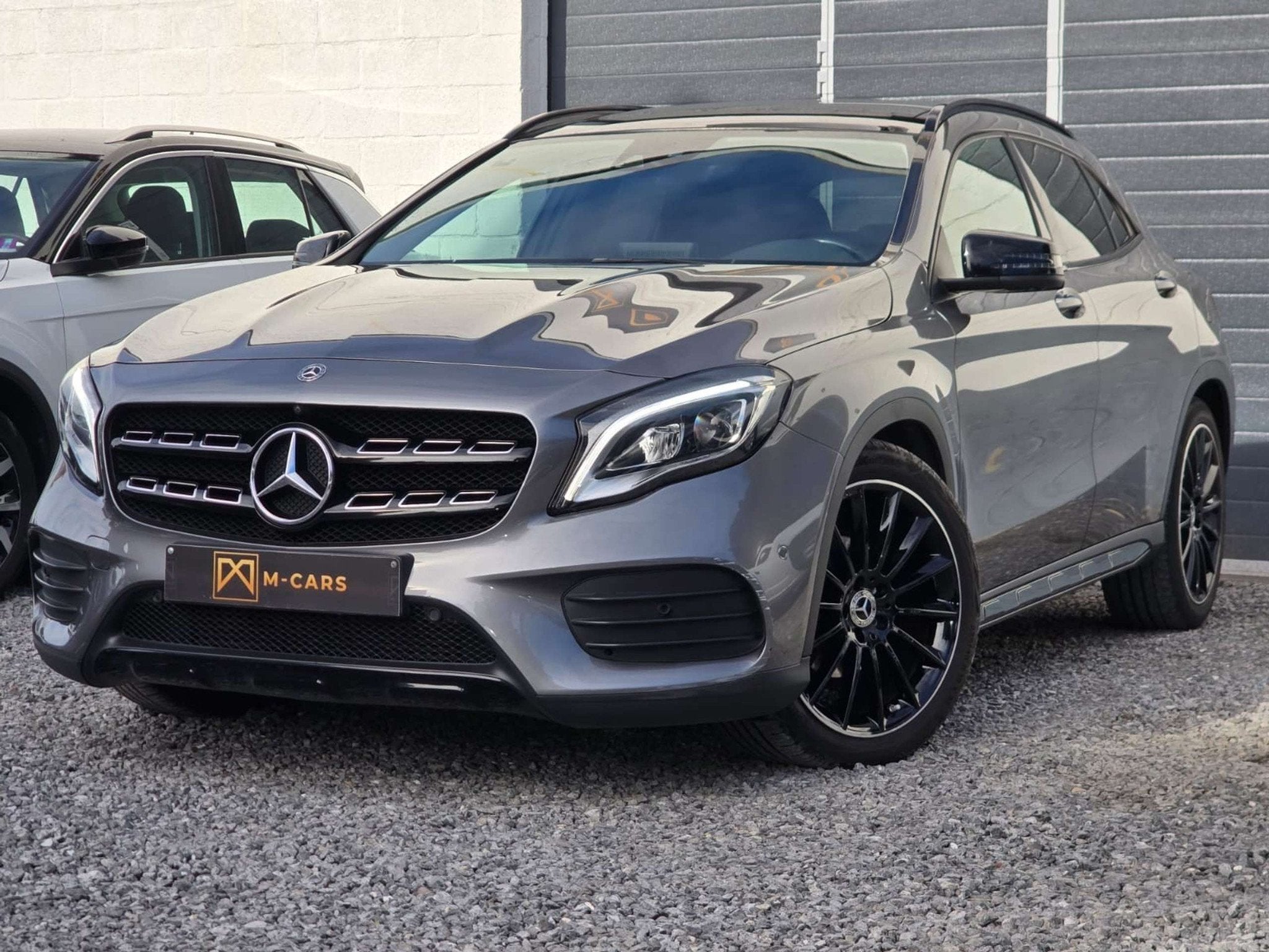 Mercedes-Benz GLA 200 AMG * TOIT PANO * LED * (automatique), Autos, Argent ou Gris, Achat, Euro 6, Entreprise