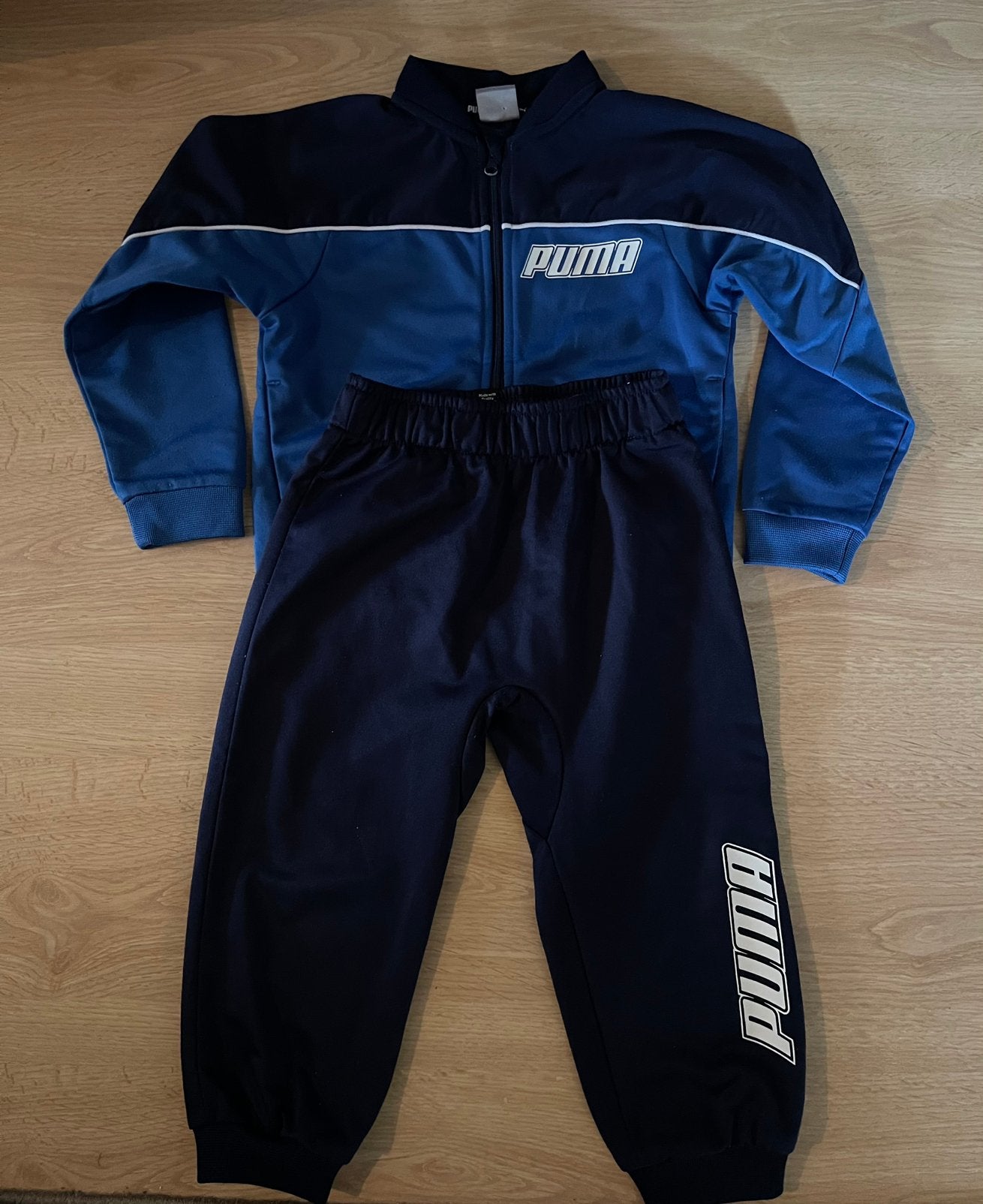 Puma trainingssetje, Ophalen of Verzenden, Zo goed als nieuw, Maat 98