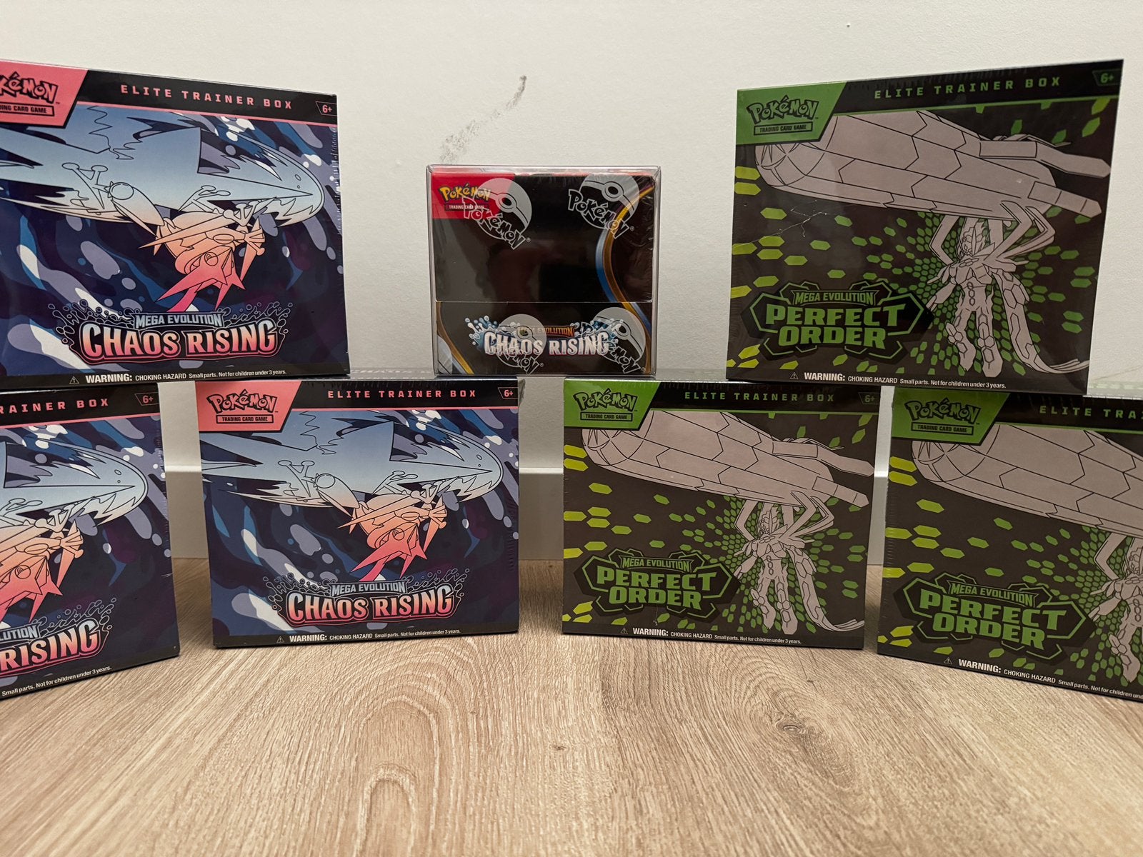 Chaos Rising & Perfect Order ETB Pokémon Sealed, Hobby en Vrije tijd, Verzamelkaartspellen | Magic the Gathering, Ophalen of Verzenden