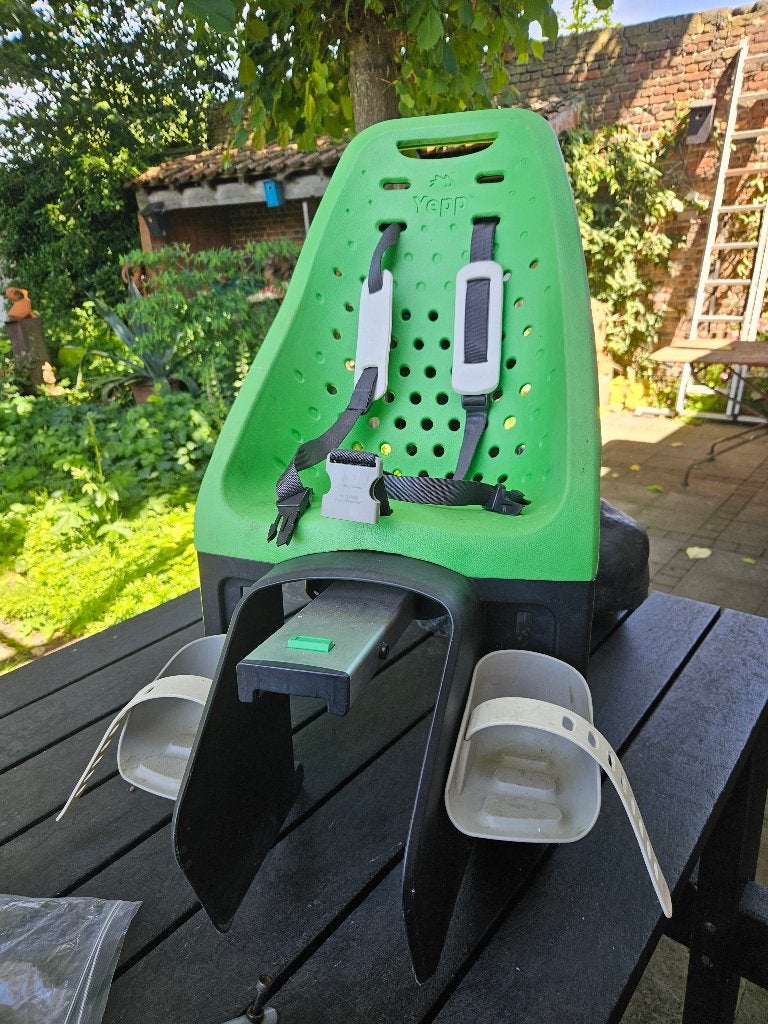 Yepp maxi fietsstoel in fluogroen, Yepp (Thule), Repose-pieds, Enlèvement, Utilisé