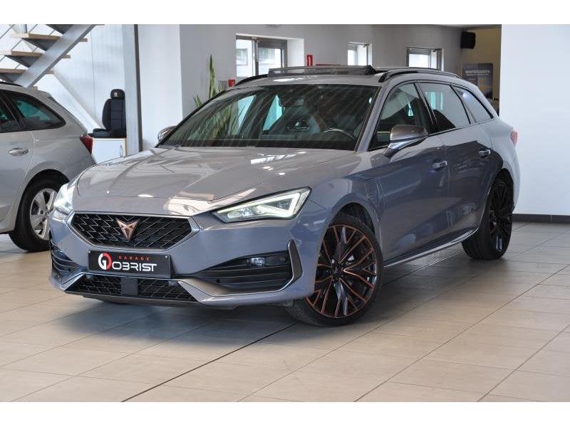 Cupra Leon Pano-Matrix-Camera-Navi-Carplay-12m Warranty-co2, Auto's, Cupra, 4 deurs, Break, Hybride Elektrisch/Benzine, Zilver of Grijs