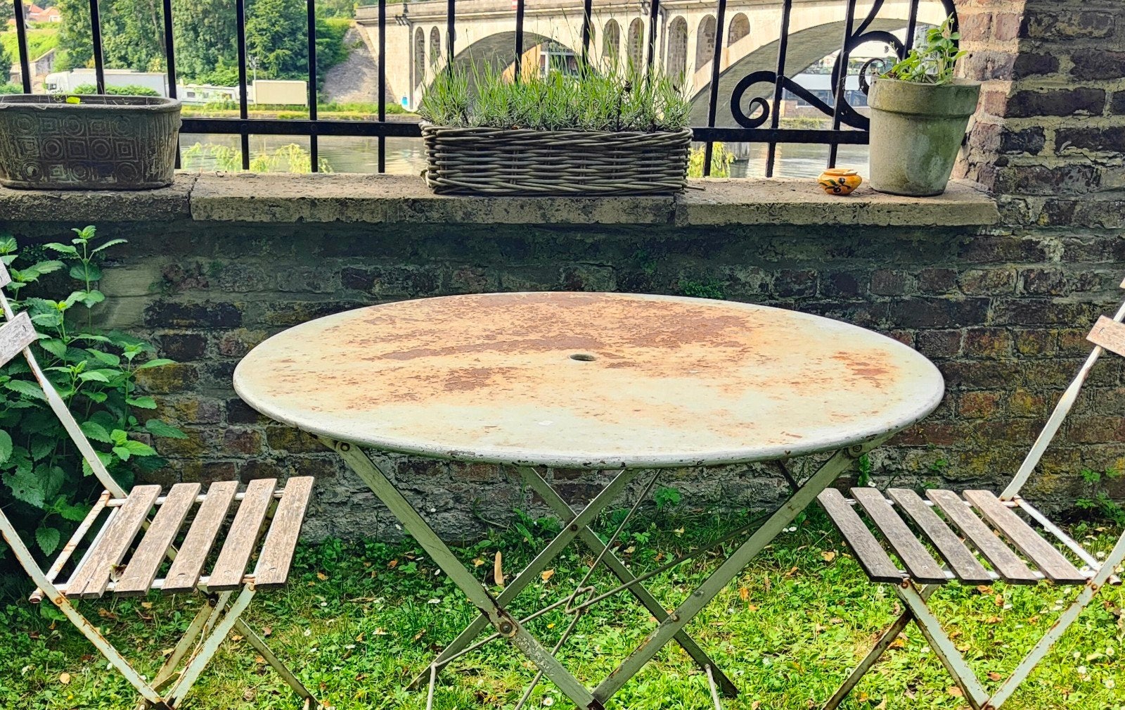 Oude Franse tuintafel, Ophalen