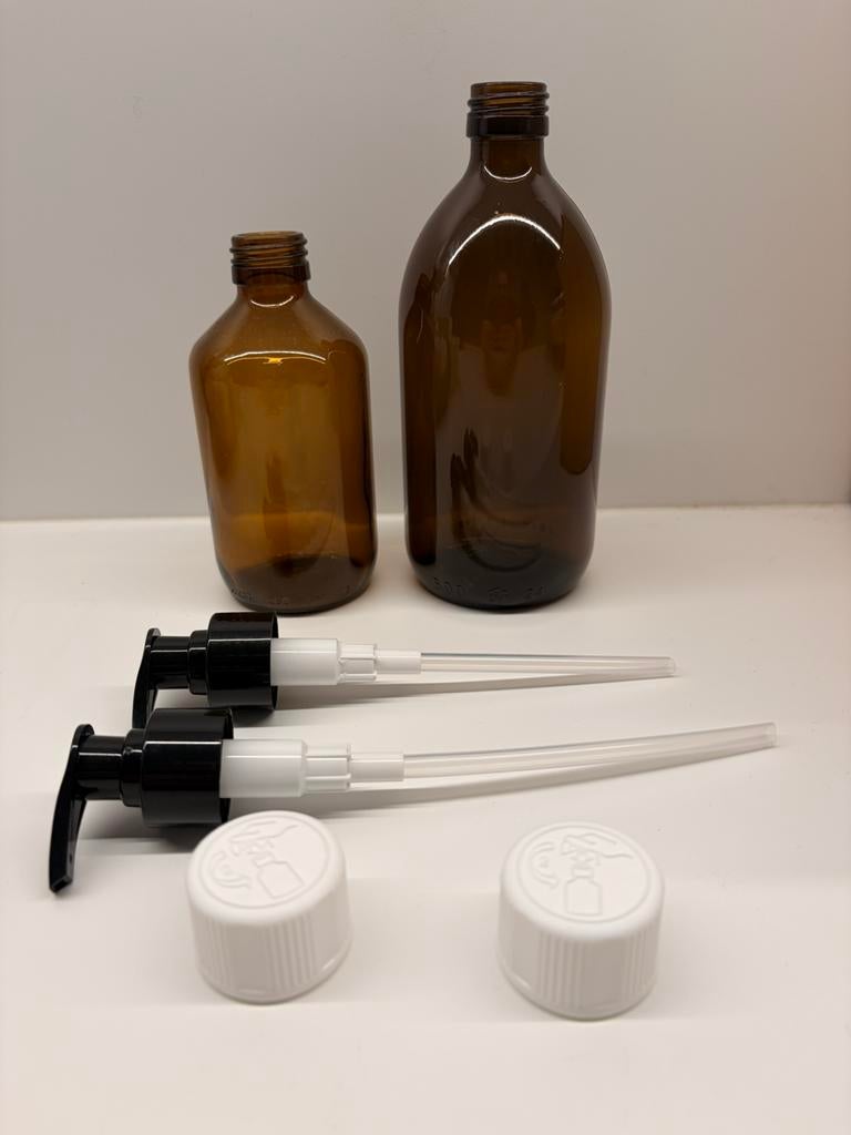 Stock apotheek siroopflessen bruin glas + accessoires, Verzamelen, Glas en Drinkglazen, Nieuw, Overige typen, Ophalen