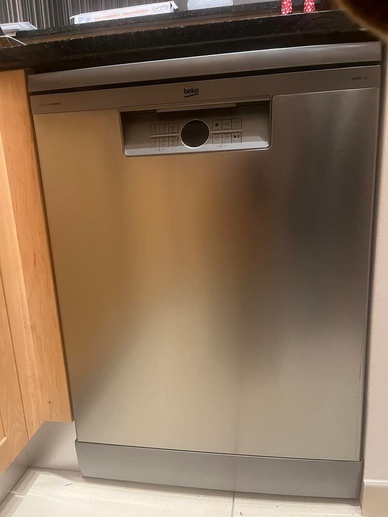 Beko original prijs 459 euro(11/2023), Elektronische apparatuur, Vaatwasmachines, Ophalen, Gebruikt