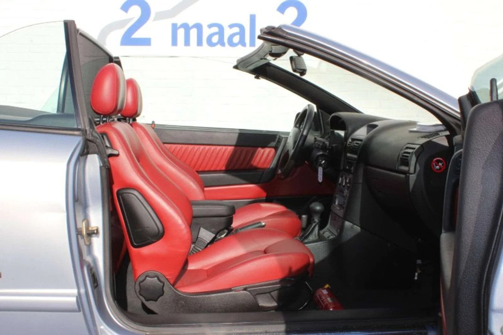Opel Astra 2.2i SE 16v Bertone Edition (bj 2002, automaat), Auto's, Automaat, 4 zetels, Gebruikt, 4 cilinders