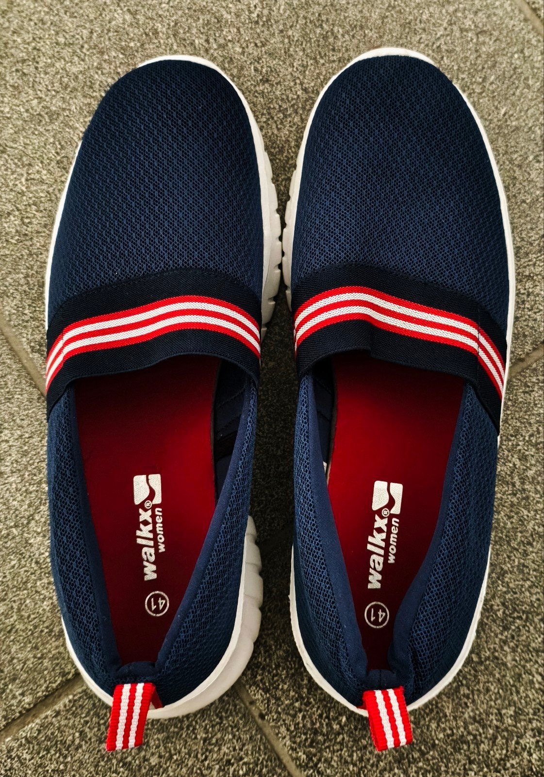Schoenen, Enlèvement, Rouge