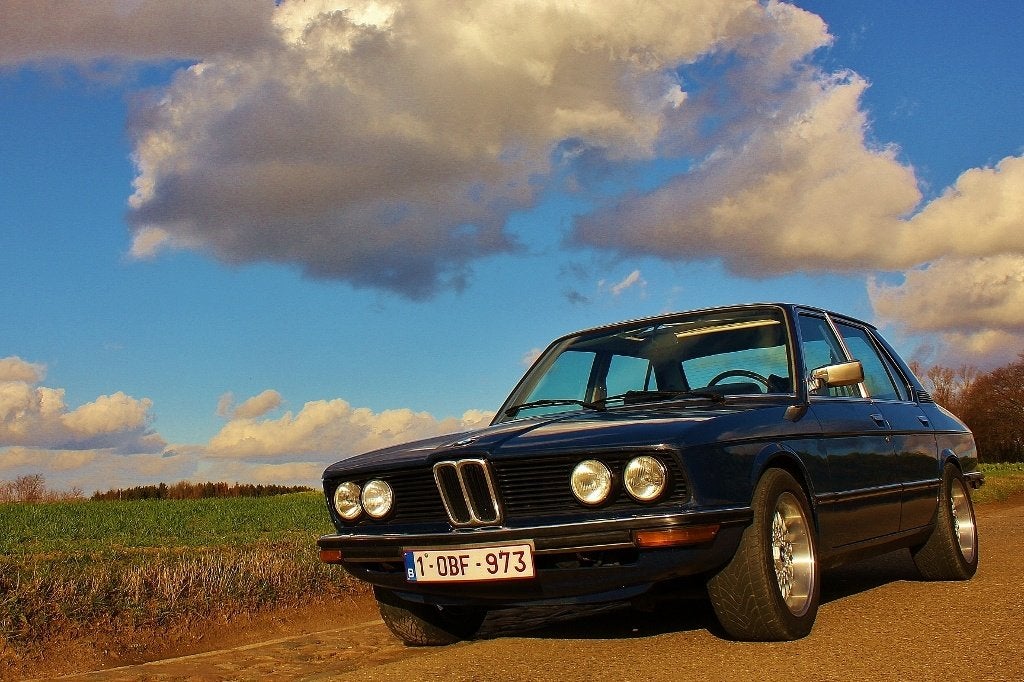 BMW 518 e12 (1978) Oldtimer – Iconische sharknose, Auto's, 4 deurs, Stof, Blauw, Particulier