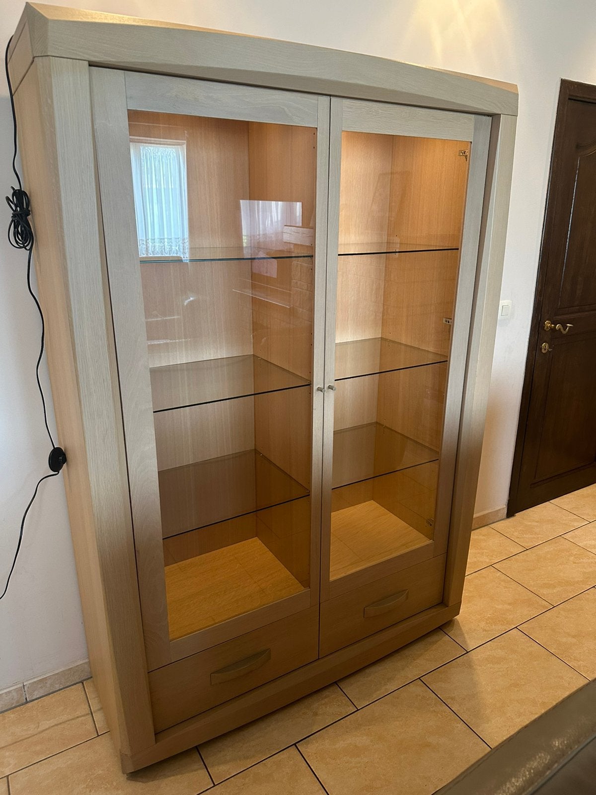 Armoire vitrine, Enlèvement, Comme neuf