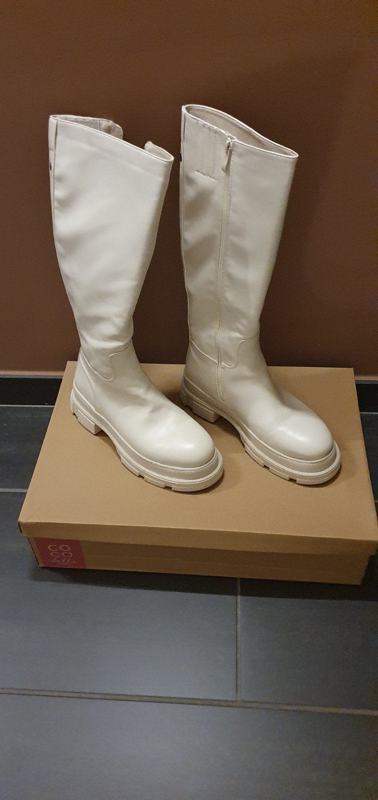 beige laarzen mt 38, Ophalen of Verzenden, Beige