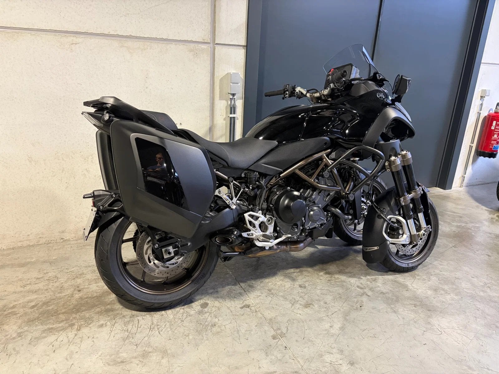Yamaha Niken GT in topstaat! (bj 2023), 900 cc, Meer dan 35 kW, Toermotor, Handgeschakeld