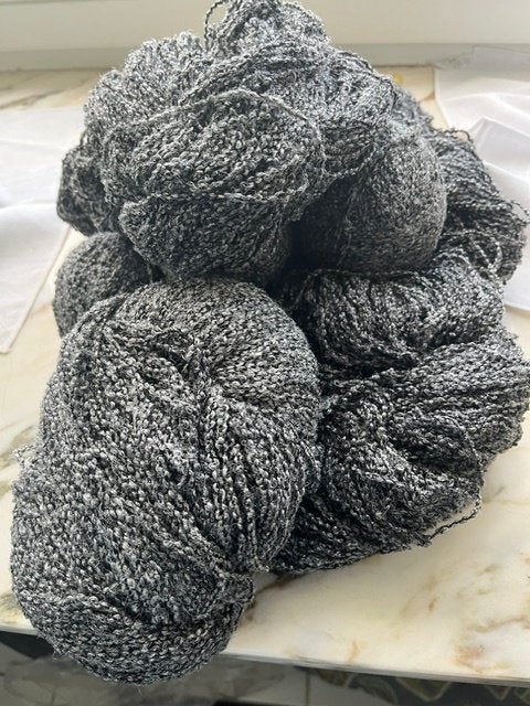 laine à tricoter - bouclé gris, Enlèvement ou Envoi, Neuf, Tricot ou Crochet, Laine ou Fils