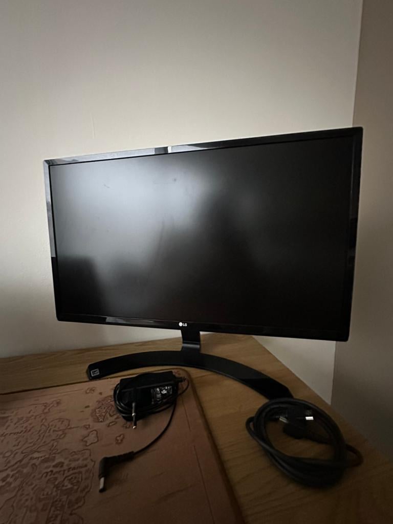 LG 24-inch monitor (1080p), Computers en Software, Monitoren, Ophalen, HD, IPS, Zo goed als nieuw