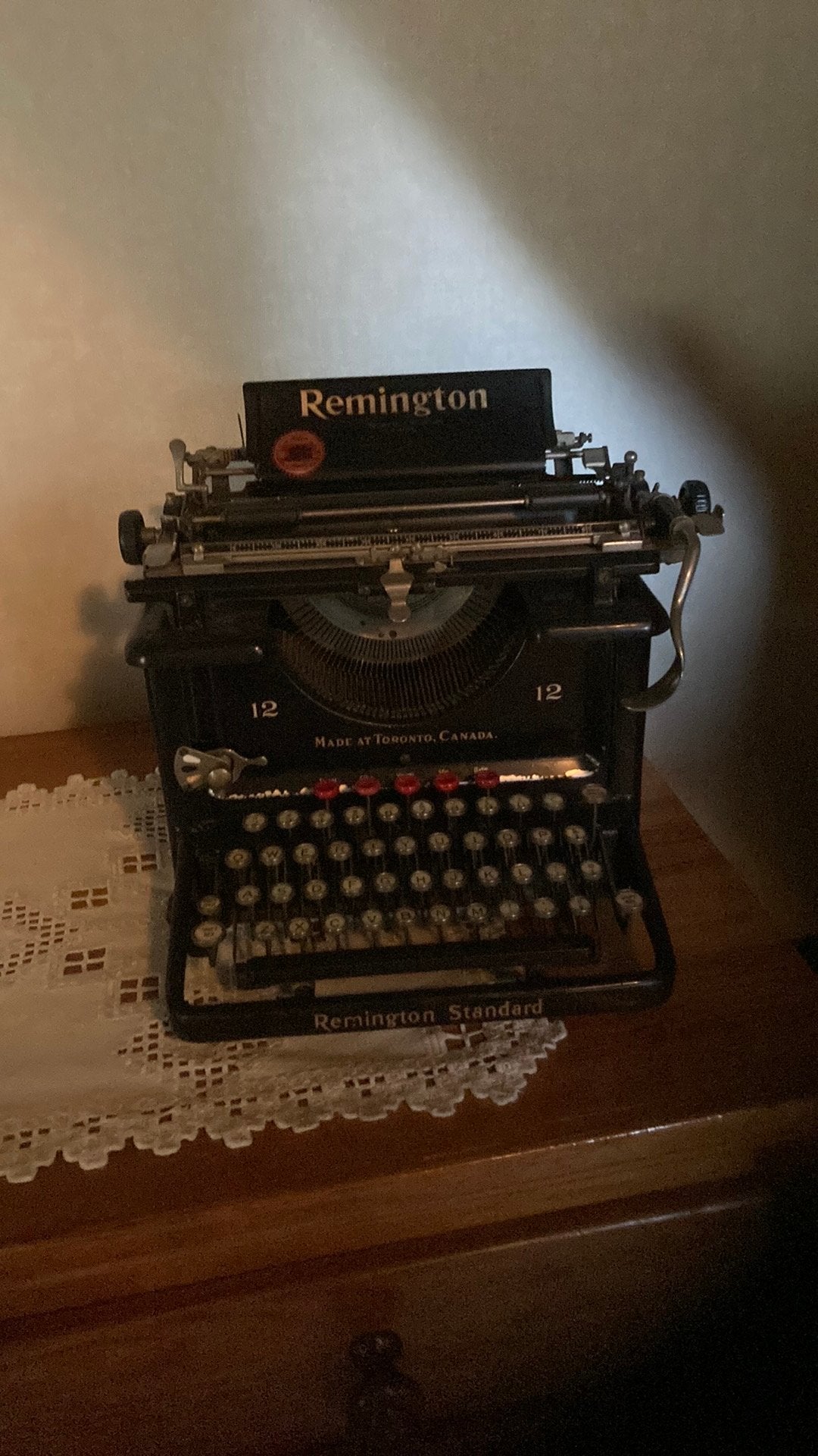 Zeer oud typemachine Remington, Ophalen, Gebruikt