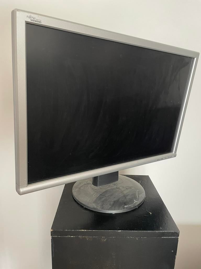 Siemens Full HD 1080p, Computers en Software, Ophalen, Zo goed als nieuw, HD