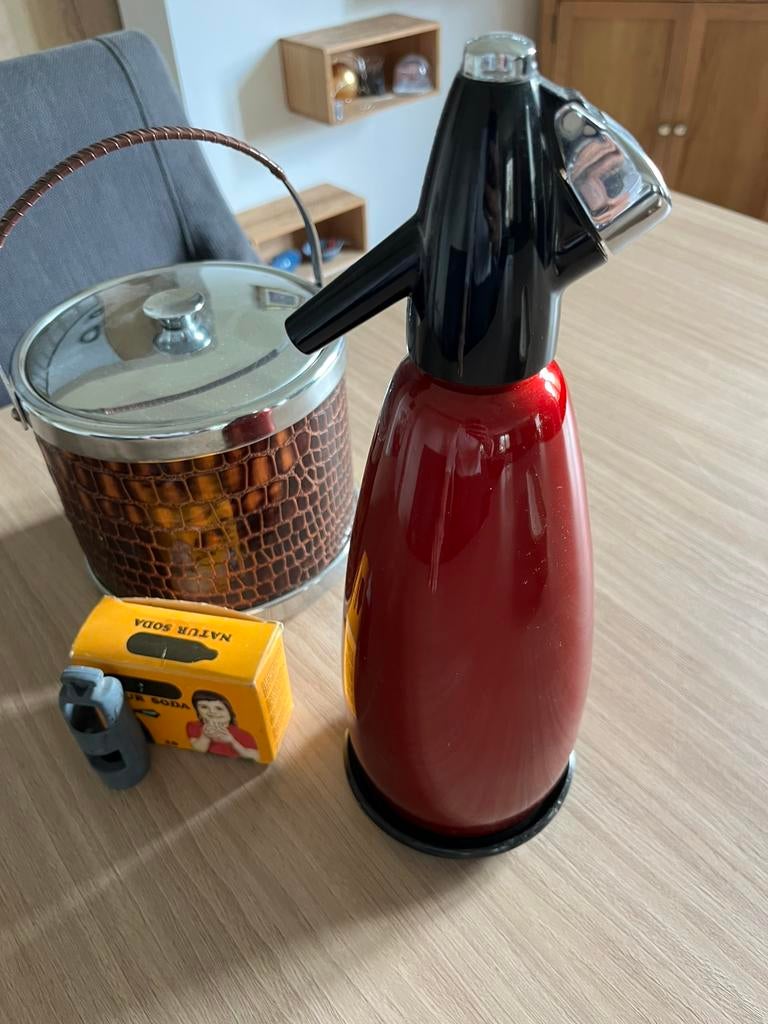 Frisdranksifon en ijsbak uit de jaren 70, Ophalen, Gebruikt