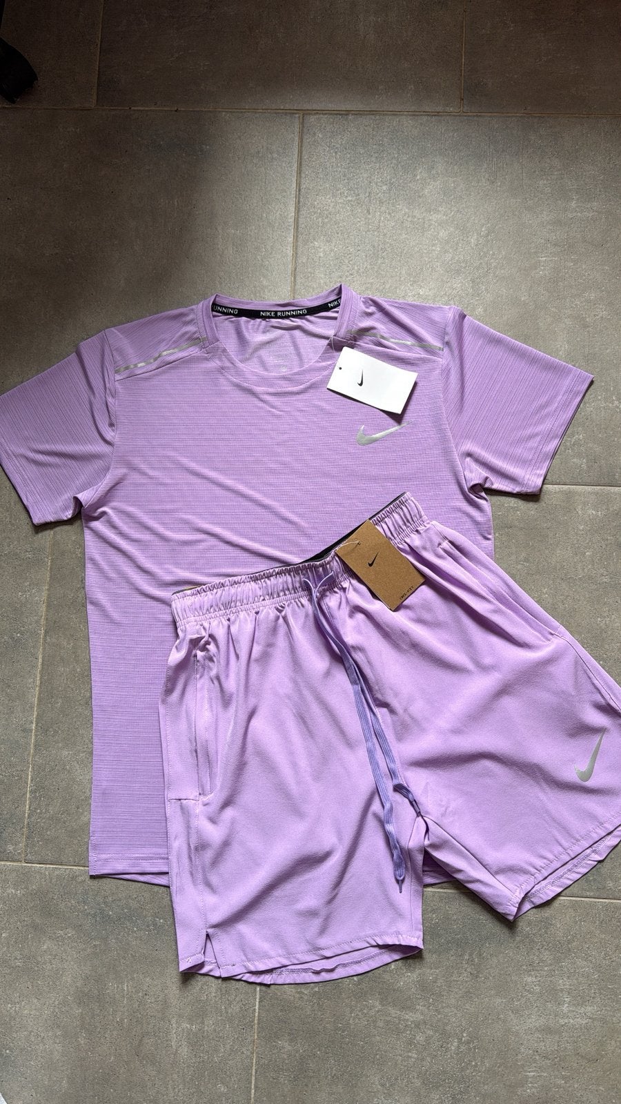 Ensemble Nike Dri Fit violet/Lila, Enlèvement ou Envoi, Comme neuf, Violet