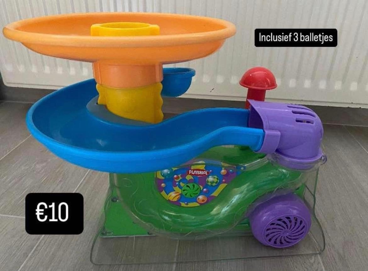 Ballenbaan playskool, Ophalen