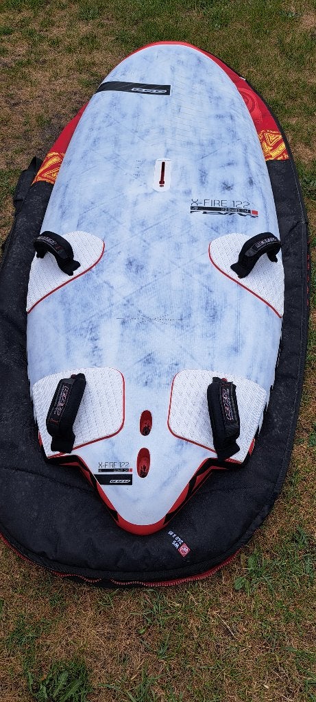 RRD X-Fire V8 slalom windsurfboards – 98 / 114 / 122 liter, Watersport en Boten, Windsurfen, Ophalen, Met voetbanden, RRD, Zo goed als nieuw