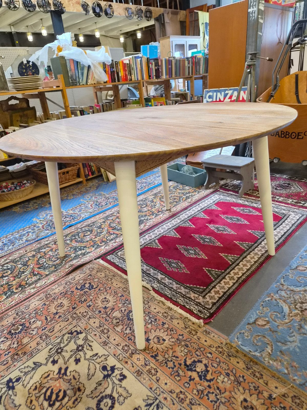 Ronde eettafel in massief hout (3 beschilbaar), Huis en Inrichting, Tafels | Statafels, Ophalen, ., ., .