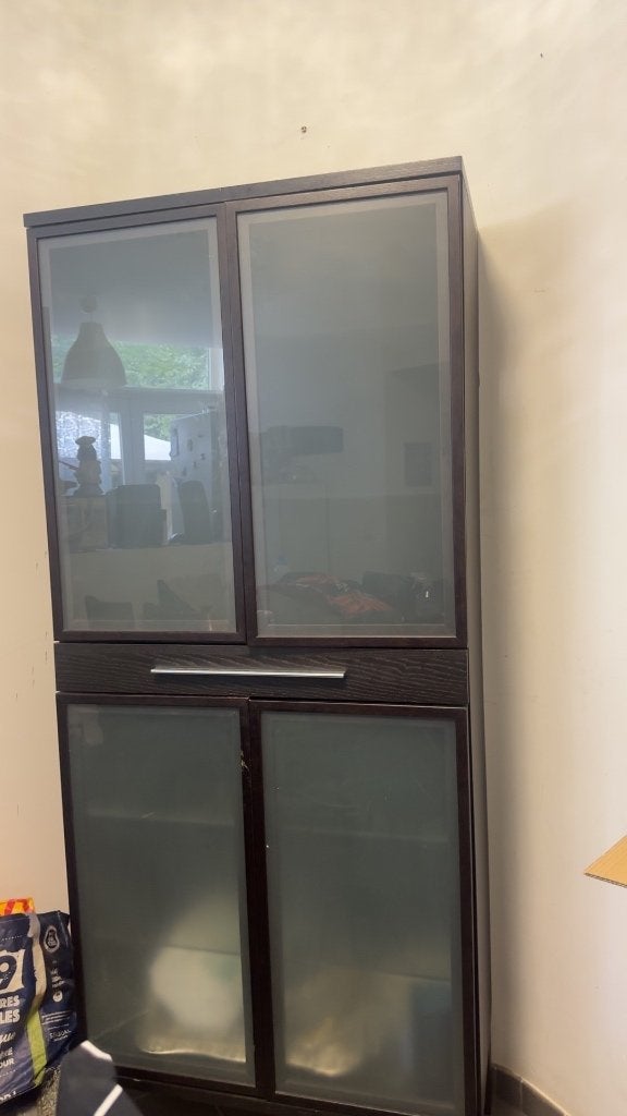 Vitrine / Armoire vitrée - Bois foncé et verre, Enlèvement, Utilisé