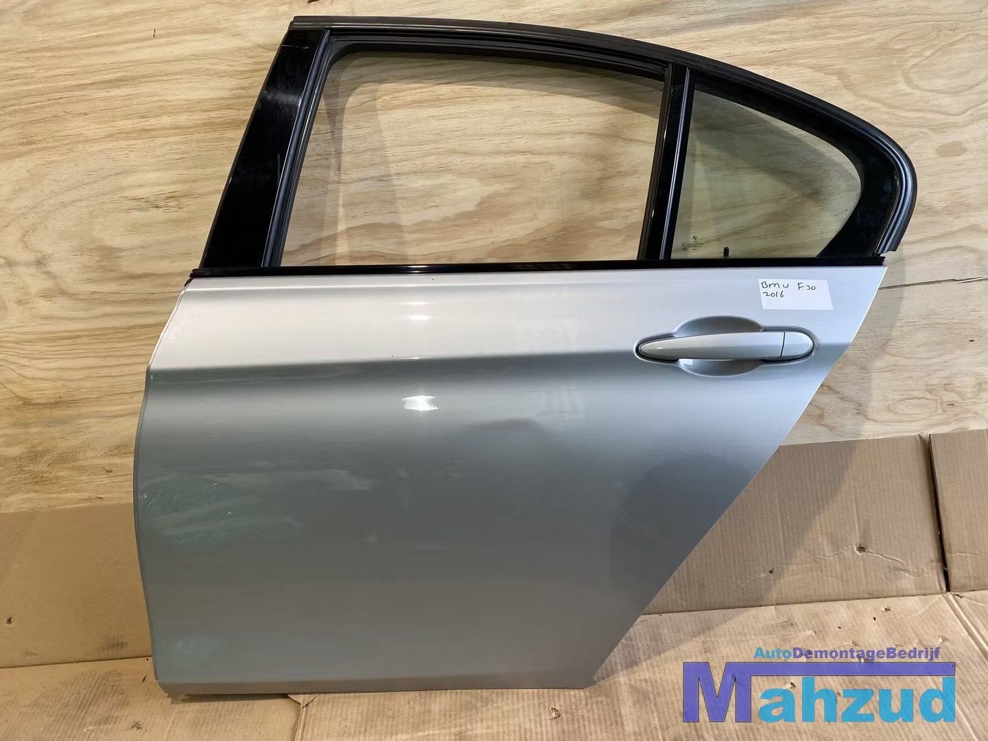 BMW 3 SERIE F30 Grijs links achter deur portier 2011-2018, Petuelring 130
80788  Munich, DE, Arrière, Info@bmw.de, Utilisé