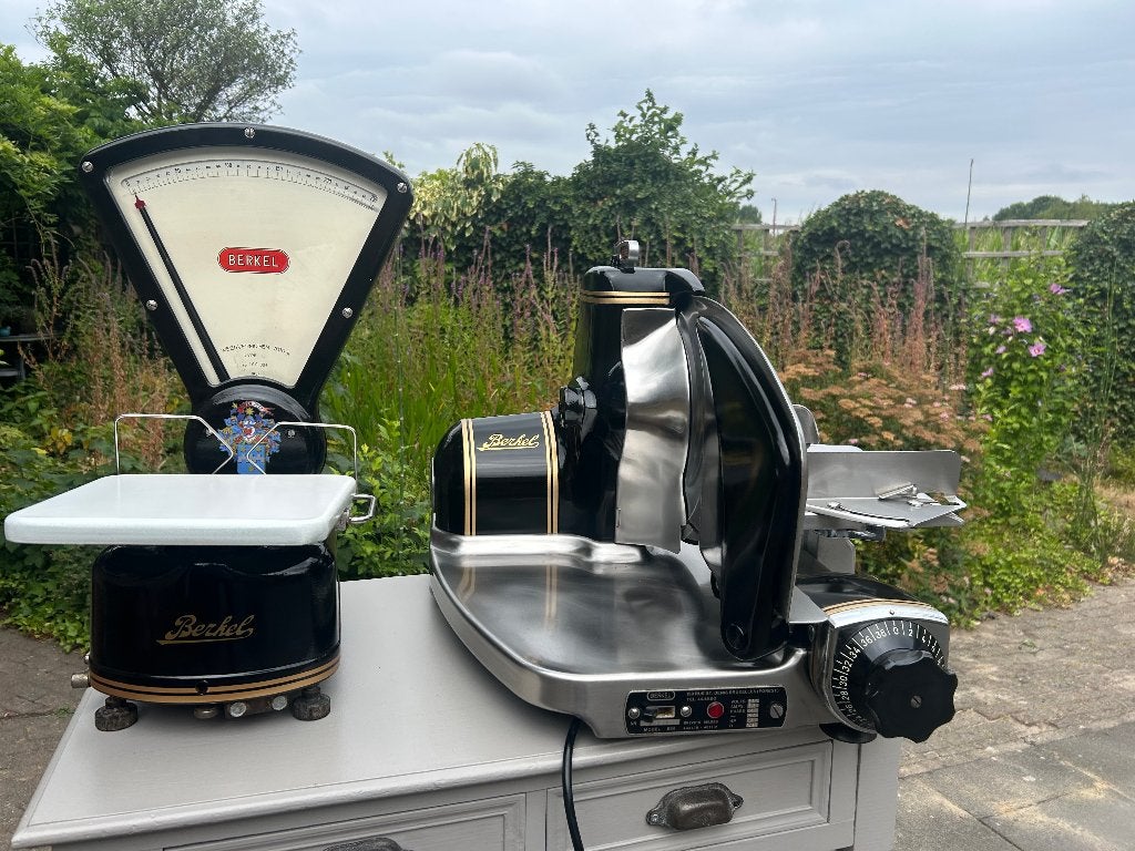 Berkel 834 snijmachine evt met weegschaal hoogglans zwart, Ophalen, Zo goed als nieuw