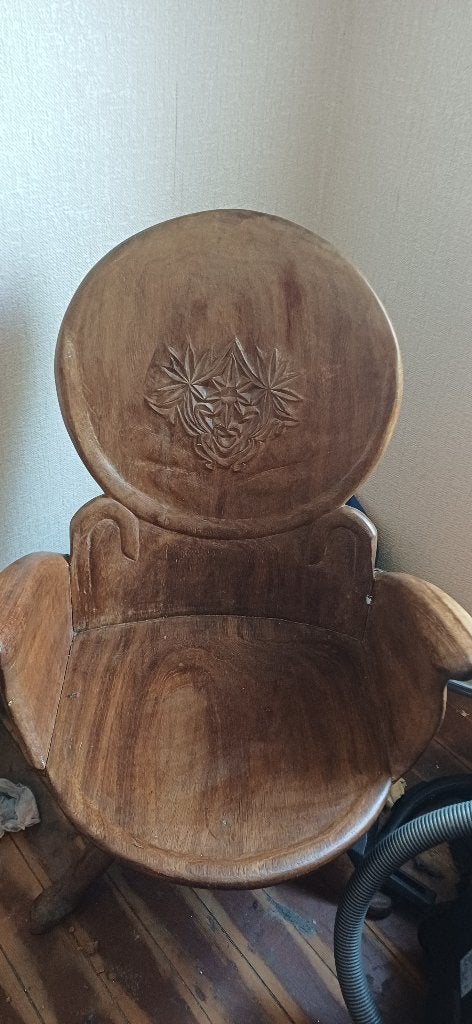 Oude stoel ,Amvachtelijke kunst, Ophalen