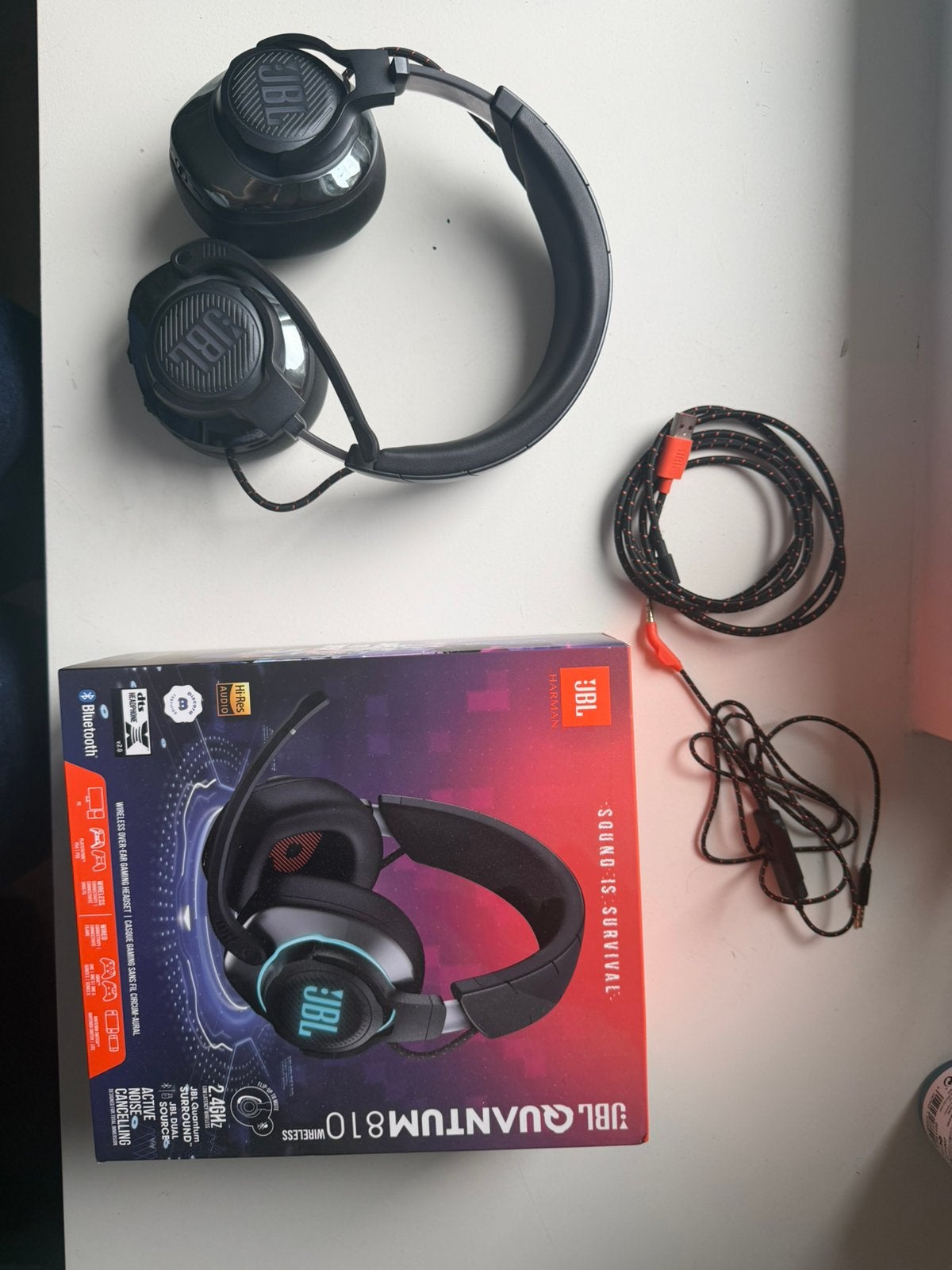 JBL Quantum 810 Wireless Gaming Headset – Met doos en kabels, Enlèvement ou Envoi, Casque gamer, Comme neuf, Sans fil