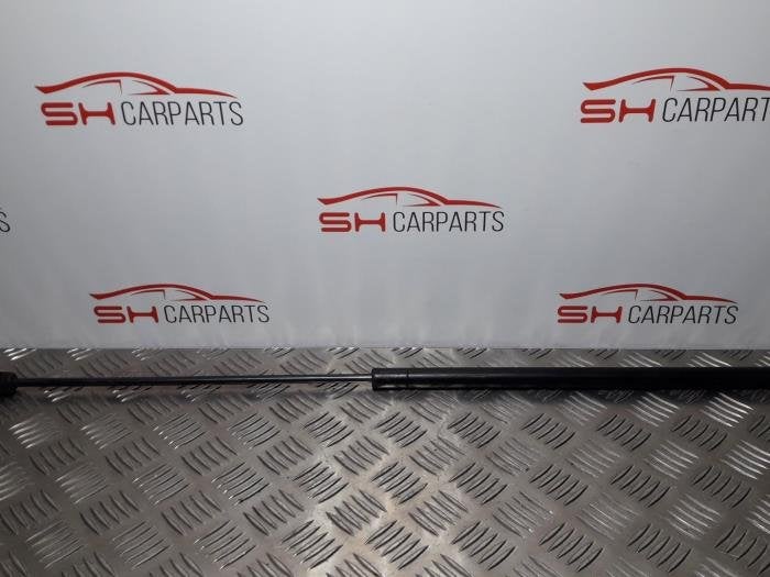 Amortisseur capot moteur gauche d'un Volkswagen Fox, Volkswagen, -, 3 mois de garantie, Utilisé