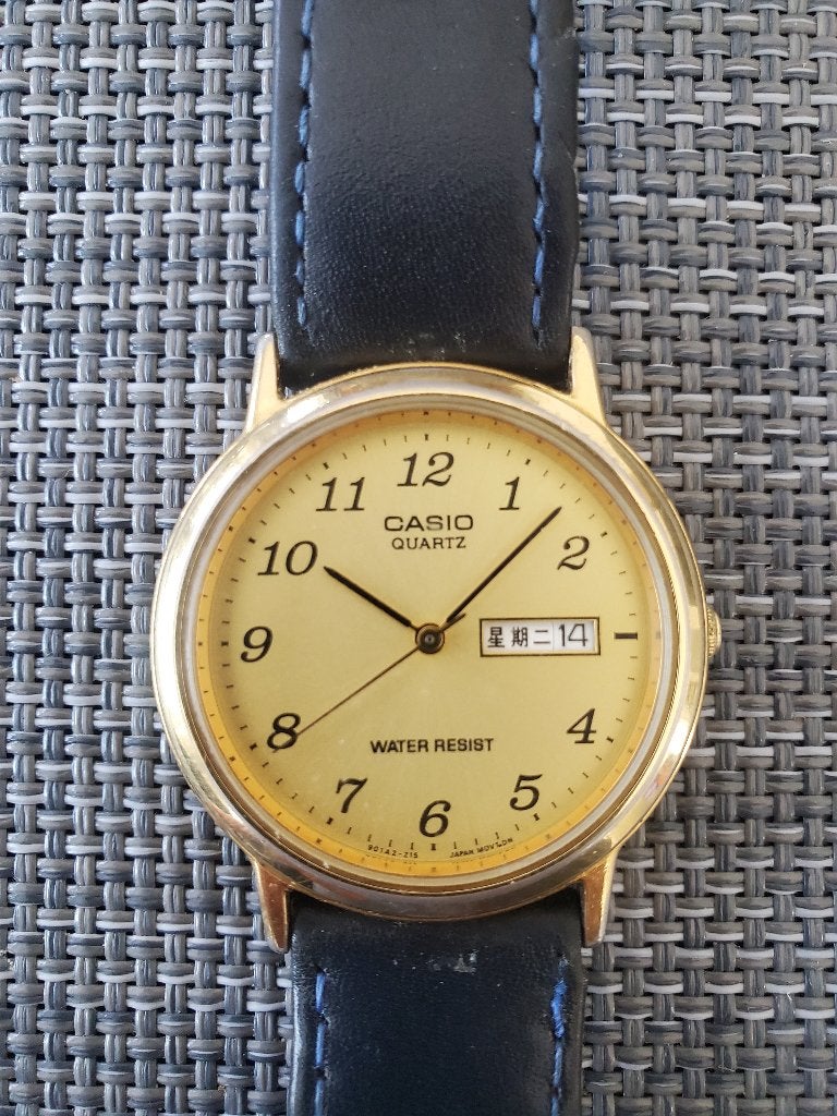Montre casio quartz  vintage japan faire offre, Bijoux, Sacs & Beauté, Enlèvement ou Envoi, Utilisé, Casio