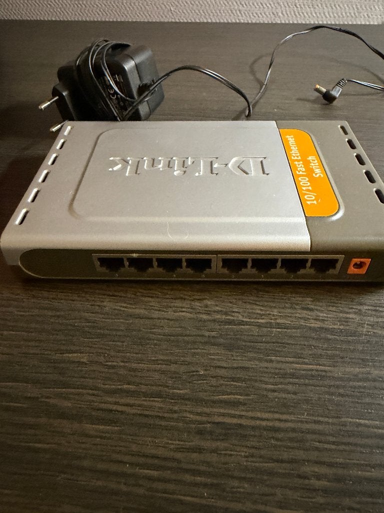 Switch réseau D‑Link 8 ports – DES‑1008D + alimentation, Enlèvement ou Envoi