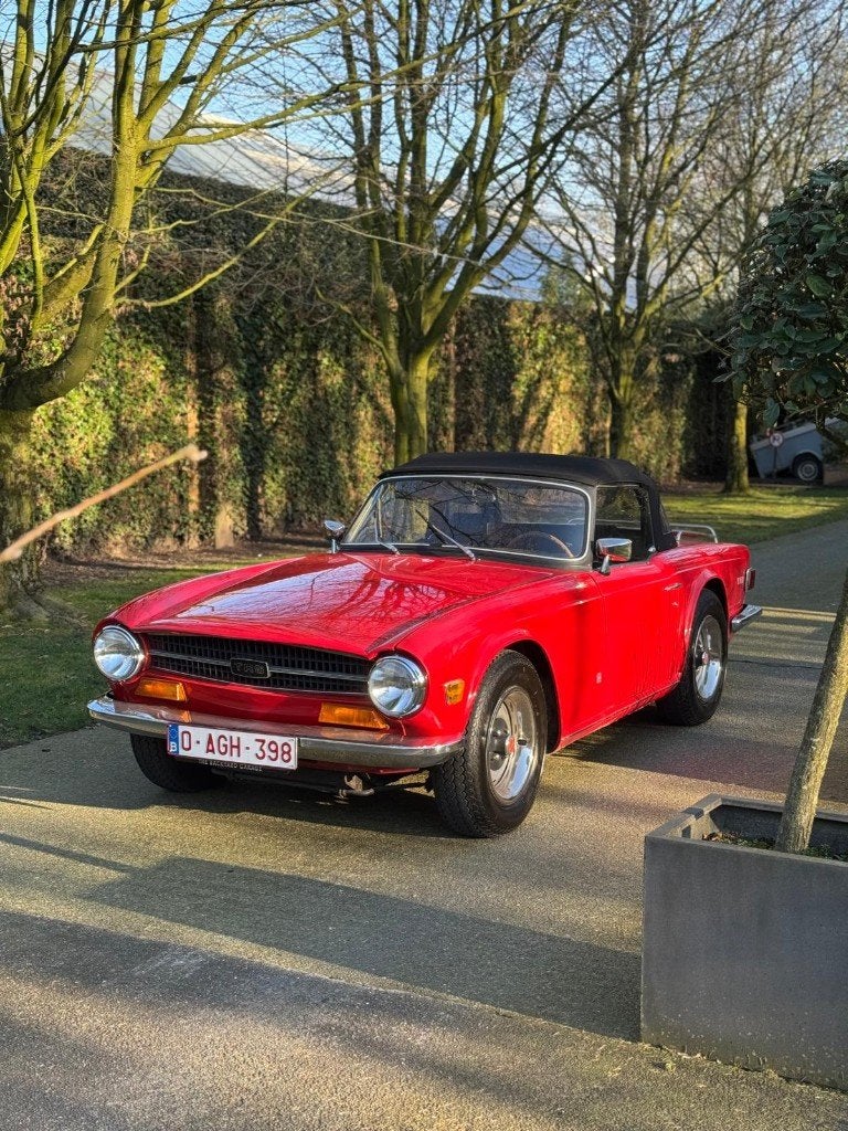 Triumph TR6, Auto's, Oldtimers, 2500 cc, Achterwielaandrijving, Zwart, Cabriolet