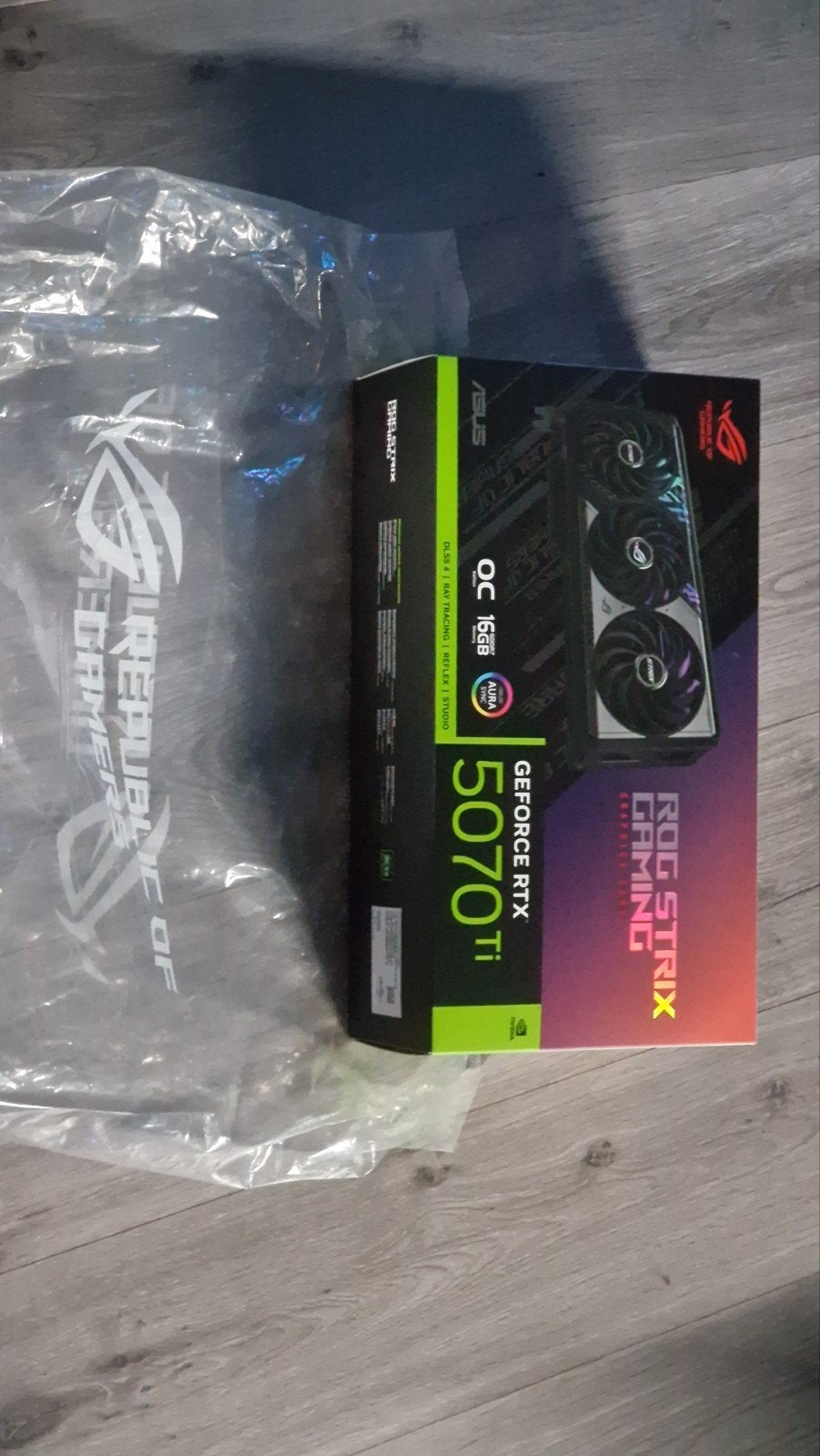ASUS Rog Strix RTX 5070 TI, Computers en Software, Videokaarten, GDDR6, Ophalen of Verzenden, Zo goed als nieuw, HDMI