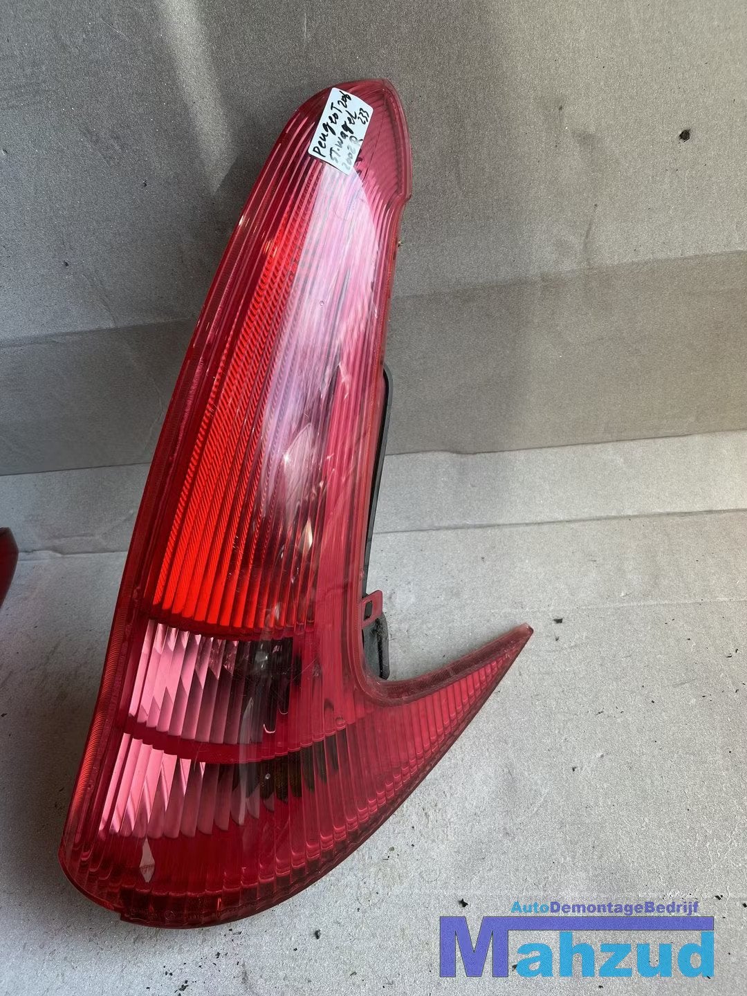 PEUGEOT 206 SW Station Rechts achterlicht 2002-2007, Taurusavenue 1
2132 LS  Hoofddorp, NL, Gebruikt, Contact.group@renault.com