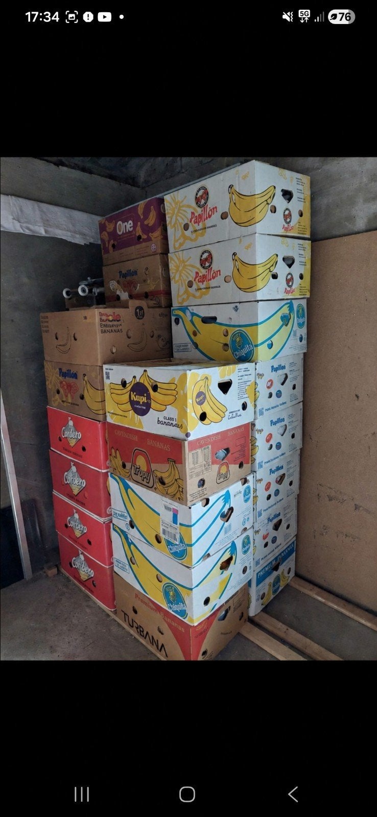 27 dozen met rommelmarktmateriaal zoe foto's, Ophalen