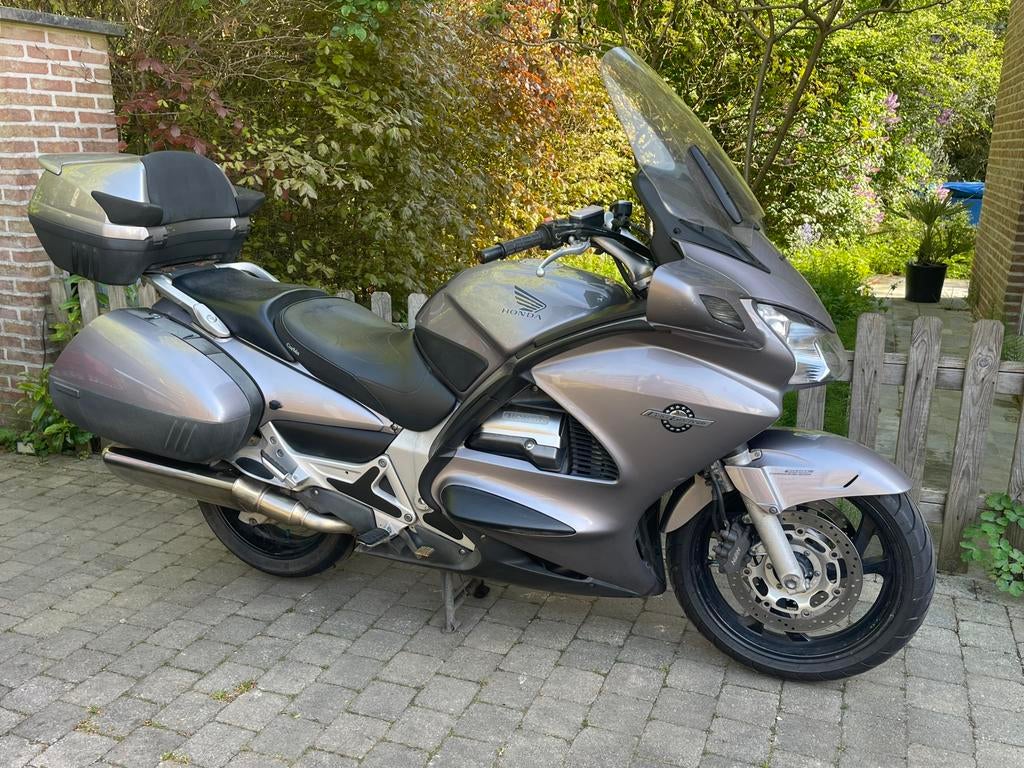 Zalig rijdende Honda St1300 pan European!, Motos, Motos | Honda, Permis Moto A, Tourisme, Occasion, Plus de 35 kW