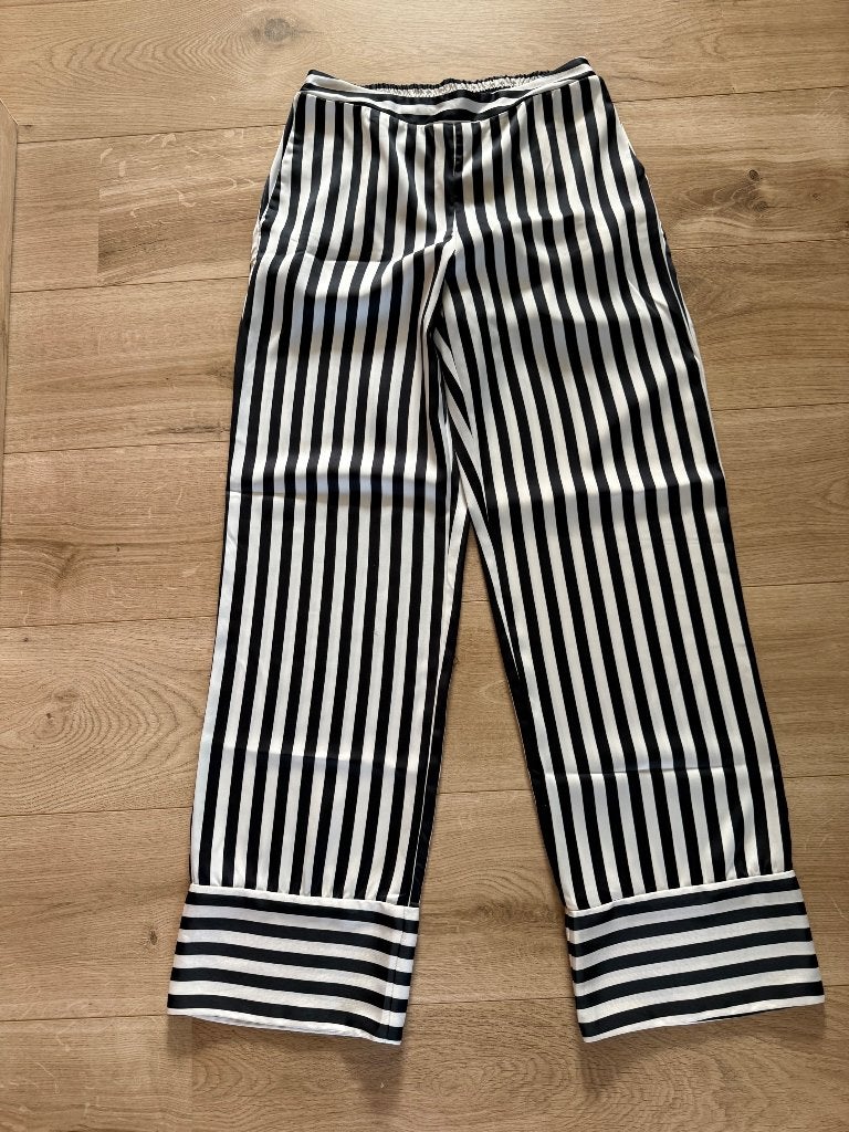 Pantalon Aware (Vero Moda) ligne noir et blanc, Kleding | Dames, Broeken en Pantalons, Vero Moda, Wit, Nieuw, Ophalen of Verzenden