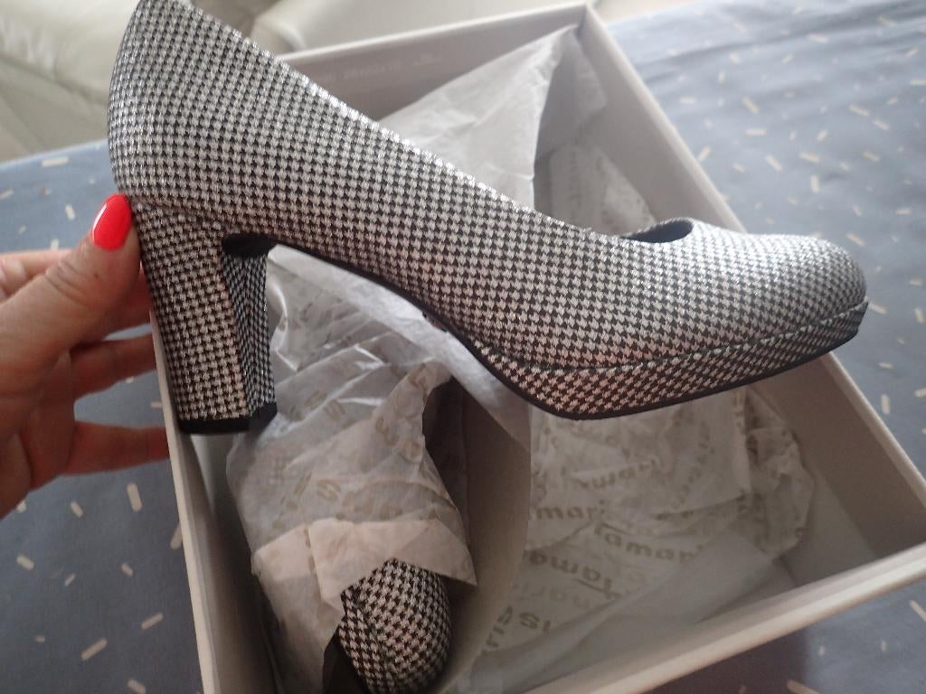 nieuwe pumps Tamaris zilver maat 37, Tamaris, Overige kleuren, Nieuw, Ophalen of Verzenden