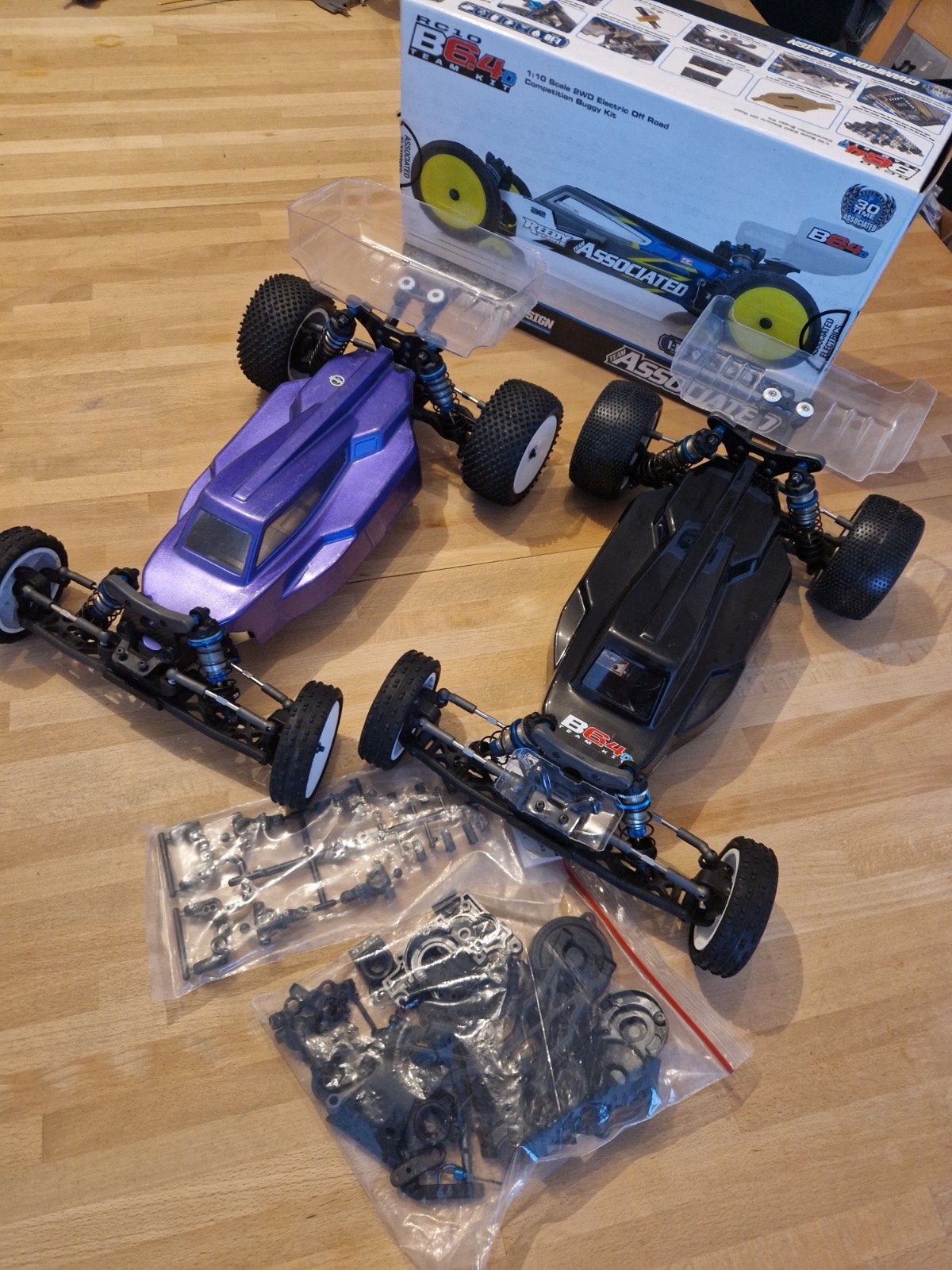 2 Team Associated b6.4d, Enlèvement ou Envoi, Échelle 1:10