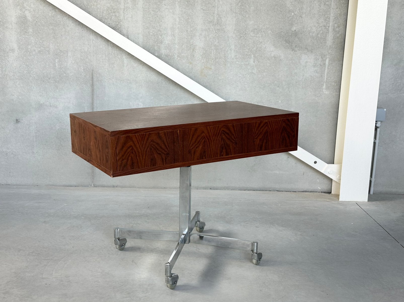 Vintage scandinavische wallnoot ladekast, Antiek en Kunst, Ophalen