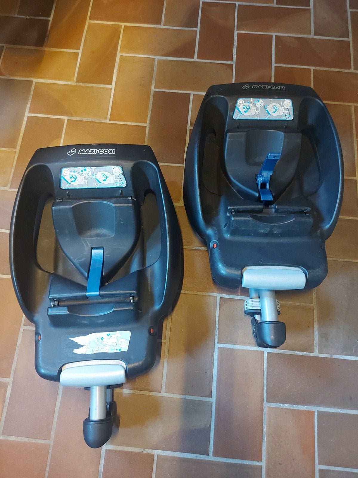 EasyFix Base, MaxiCosi, met en zonder isofix, Enlèvement, Utilisé, Maxi-Cosi, Ceinture de sécurité ou Isofix