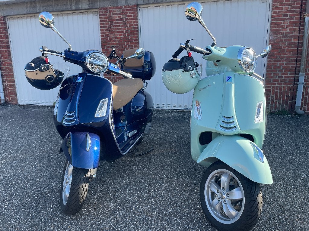 2 Vespa's GTS 125 - Verde Relax & Blu Energia, Fietsen en Brommers, Scooters | Vespa, Ophalen, Overige modellen, 125 cc, Benzine